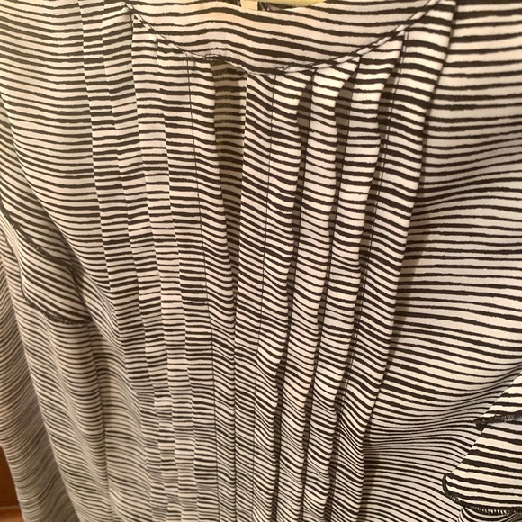 Elle Top - Picture 2 of 7